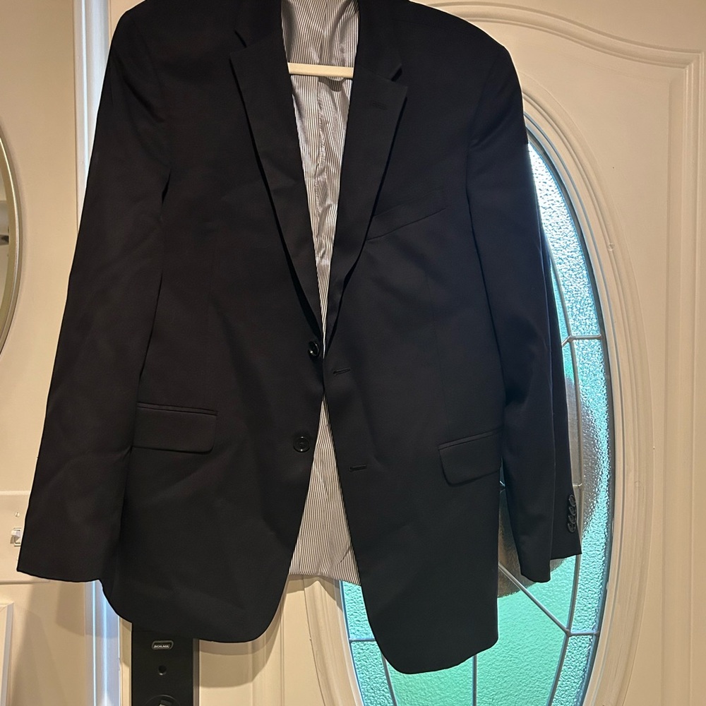 Men’s suit gently worn sharp navy suit with sports coat and matching pants